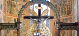 Torna a risplendere il crocifisso ligneo esposto al Museo di San Francesco